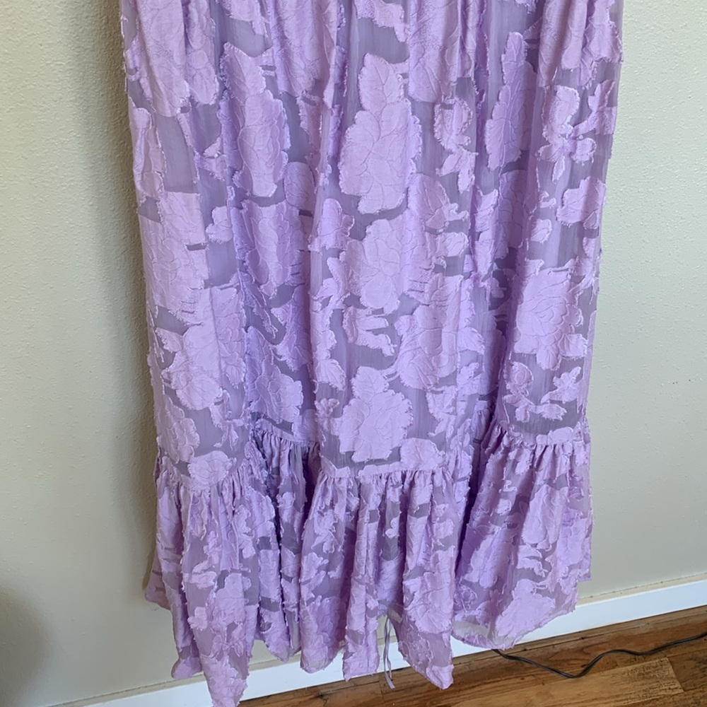 House of CB MIRA Orchid Floral Jacquard Tiered Midi Dress Medium NWT - Picture 6 of 11
